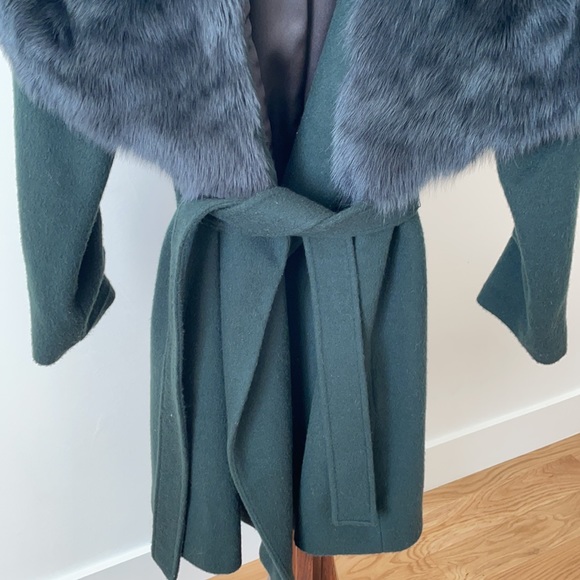 Elie Tahari Wool and Fur Collar Coat - Picture 5 of 9